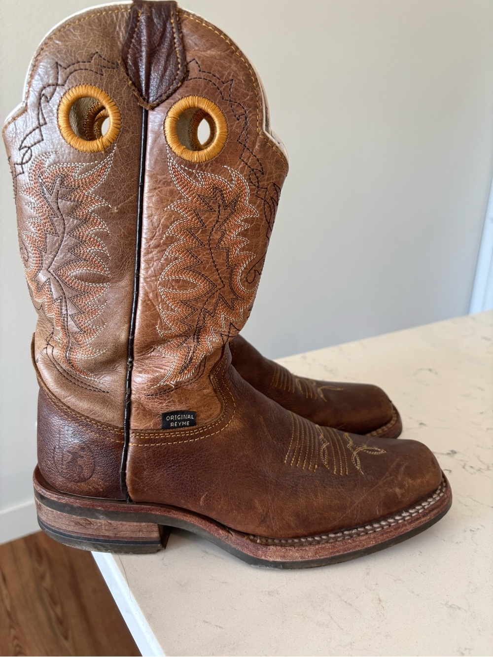 MEXICANA Square toed Brown Leather Western Heeled Boots with Yellow Pull Holes